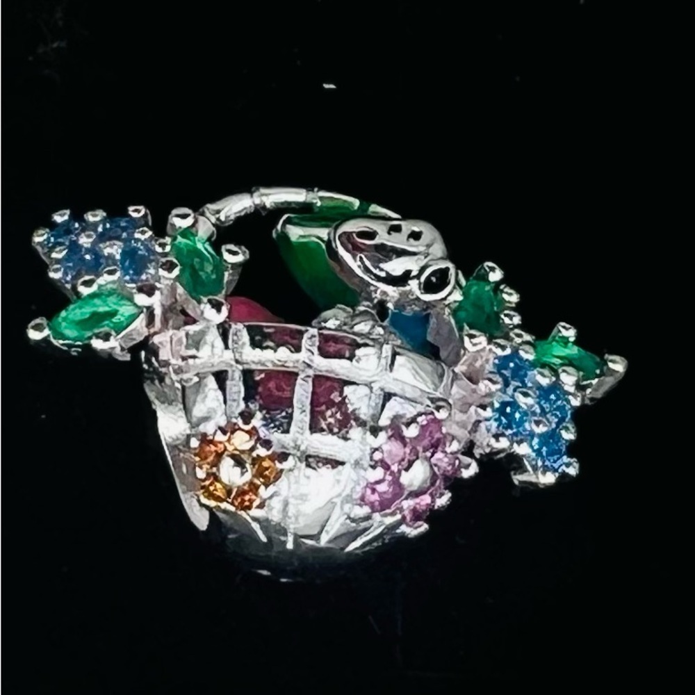 Peanuts SNOOPY S925 Sterling Silver Easter Basket Bracelet Charm with Gift Box - Picture 2 of 7
